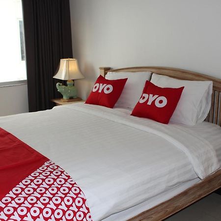 Oyo 75409 Premium The Family Hotel Chiang Mai Exterior photo